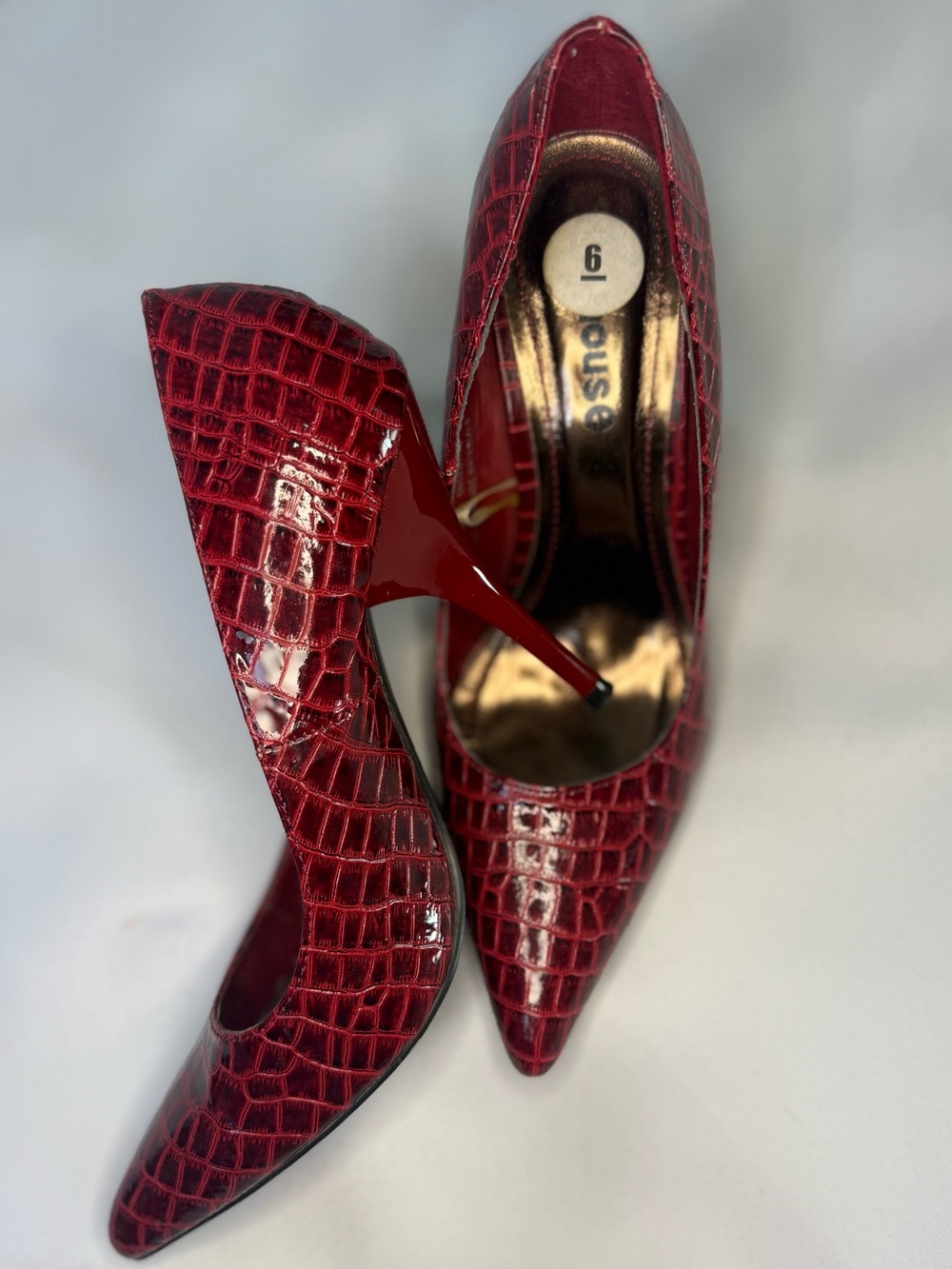 Dollhouse Classic Red Patent Croc-Embossed Stiletto Pumps - Size 6